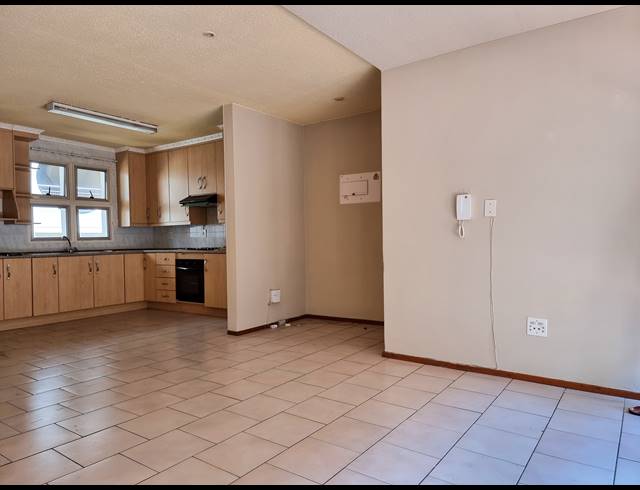 2 BEDROOM TOWNHOUSE RENTED IN GLENANDA